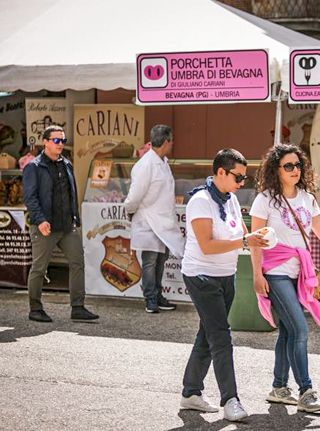La porchetta umbra de Bevagna de Giuliano Cariani à le festival des porchetta d’Italie